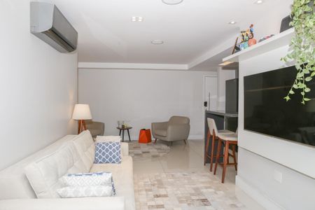 Apartamento à venda com 80m², 2 quartos e 2 vagasSala e Varanda Gourmet