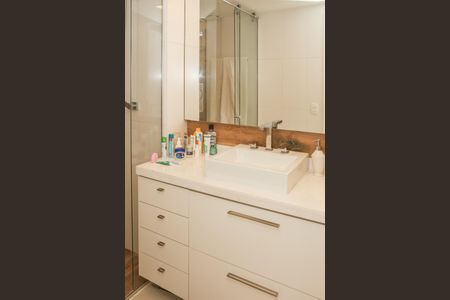 Apartamento à venda com 80m², 2 quartos e 2 vagasBanheiro da Suíte