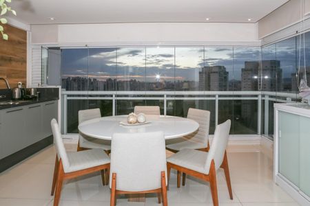 Sala e Varanda Gourmet de apartamento à venda com 2 quartos, 80m² em Água Branca, São Paulo