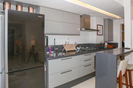 Apartamento à venda com 80m², 2 quartos e 2 vagasCozinha e Área de Serviço