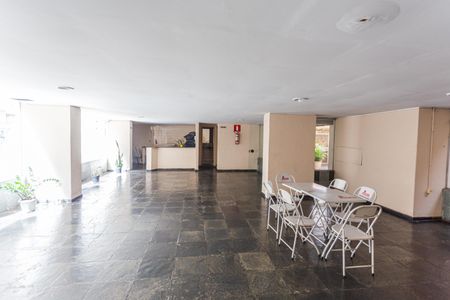 Apartamento para alugar com 75m², 2 quartos e sem vagaÁrea comum - Salão de festas