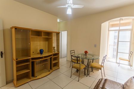 Sala de apartamento para alugar com 2 quartos, 75m² em Centro, Belo Horizonte