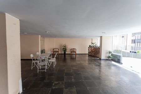 Apartamento para alugar com 75m², 2 quartos e sem vagaÁrea comum - Salão de festas