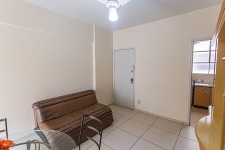 Sala de apartamento para alugar com 2 quartos, 75m² em Centro, Belo Horizonte