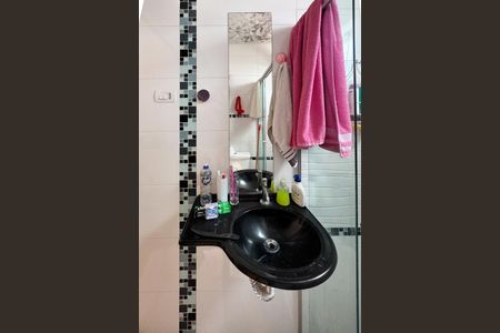 Casa à venda com 76m², 2 quartos e 2 vagasBanheiro - Suíte 