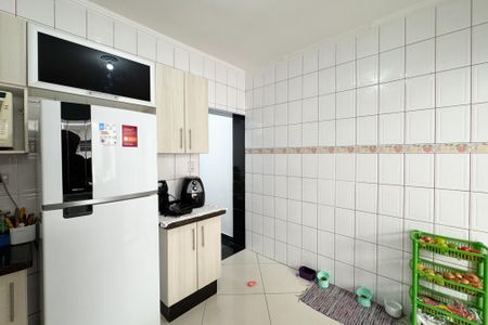 Casa à venda com 76m², 2 quartos e 2 vagasCozinha 