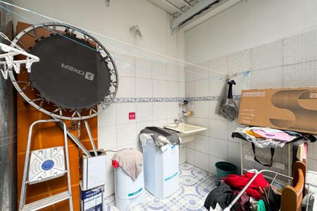 Casa à venda com 76m², 2 quartos e 2 vagasÁrea de Serviço
