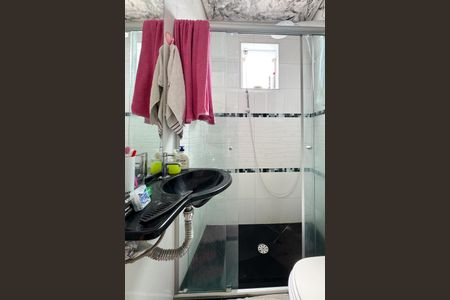 Casa à venda com 76m², 2 quartos e 2 vagasBanheiro - Suíte 