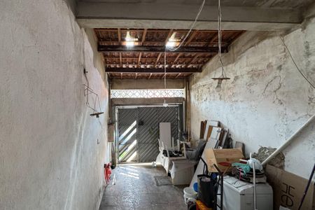 Casa à venda com 76m², 2 quartos e 2 vagasVista - Sala