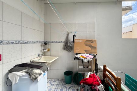 Casa à venda com 76m², 2 quartos e 2 vagasÁrea de Serviço