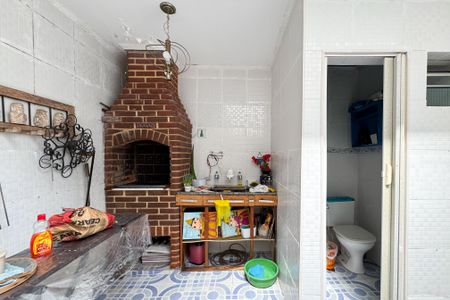 Casa à venda com 76m², 2 quartos e 2 vagasÁrea - Churrasqueira