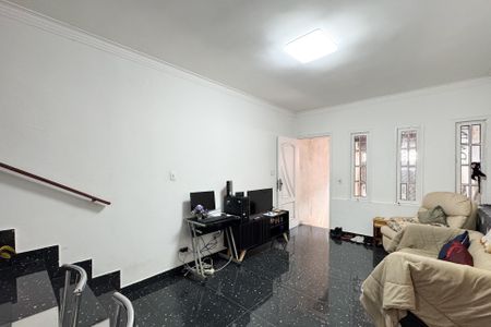 Casa à venda com 76m², 2 quartos e 2 vagasSala