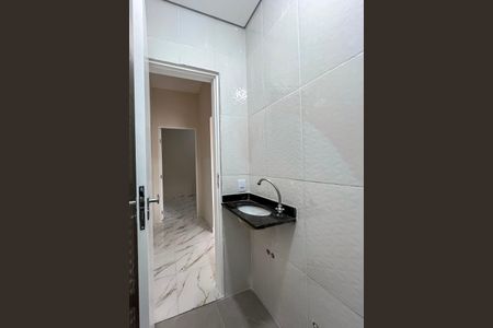 Casa de condomínio para alugar com 60m², 2 quartos e sem vaga Casa de condomínio para alugar com 60m², 2 quartos e sem vagaBanheiro