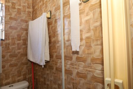 Casa à venda com 250m², 4 quartos e 4 vagasBanheiro 1