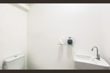 Casa à venda com 107m², 2 quartos e 2 vagasBanheiro de serviço