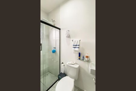 Casa à venda com 107m², 2 quartos e 2 vagasBanheiro da Suíte 1
