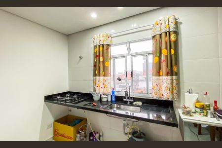 Cozinha  de casa à venda com 2 quartos, 107m² em Vila Nhocuné, São Paulo