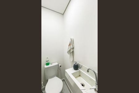Lavabo  de casa à venda com 2 quartos, 107m² em Vila Nhocuné, São Paulo