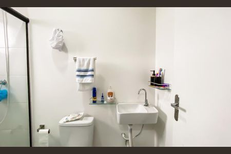 Casa à venda com 107m², 2 quartos e 2 vagasBanheiro 1