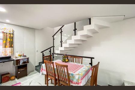 Sala  de casa à venda com 2 quartos, 107m² em Vila Nhocuné, São Paulo