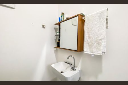 Casa à venda com 107m², 2 quartos e 2 vagasBanheiro da Suíte 2