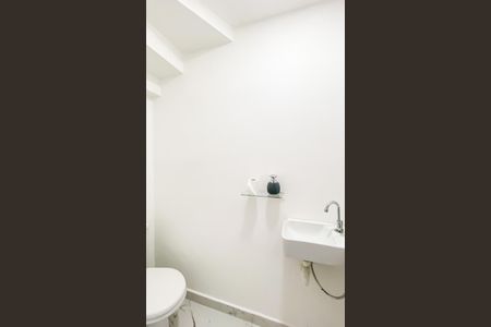 Casa à venda com 107m², 2 quartos e 2 vagasBanheiro de serviço