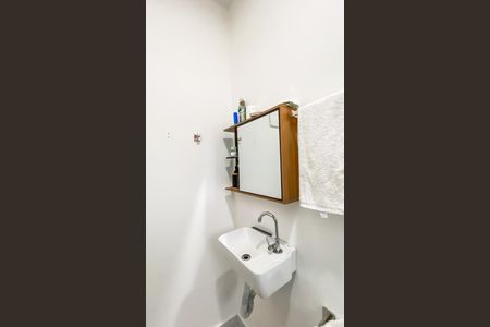 Casa à venda com 107m², 2 quartos e 2 vagasBanheiro da Suíte 2