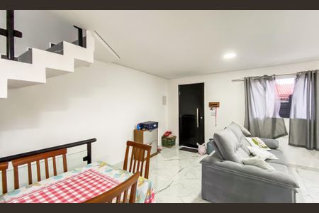 Casa à venda com 107m², 2 quartos e 2 vagasSala 
