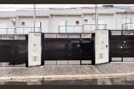 Casa à venda com 107m², 2 quartos e 2 vagasFachada 