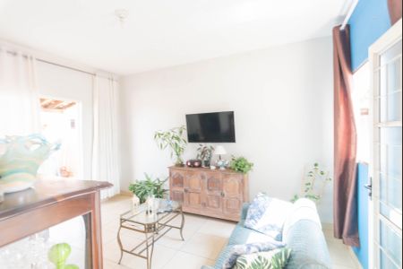 Casa à venda com 140m², 2 quartos e 1 vagaCasa 2- Sala