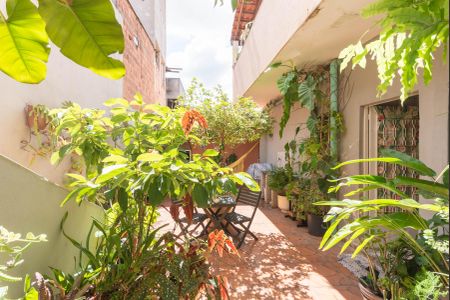 Casa à venda com 140m², 2 quartos e 1 vagaQuintal