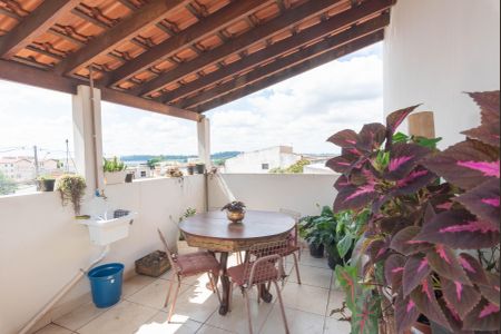 Casa à venda com 140m², 2 quartos e 1 vagaCasa 2- Varanda