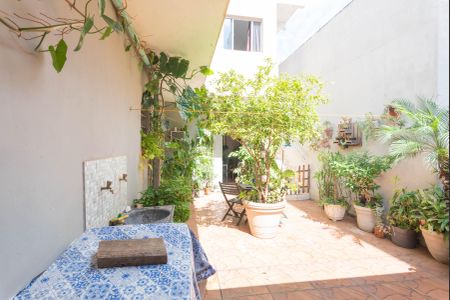 Casa à venda com 140m², 2 quartos e 1 vagaQuintal