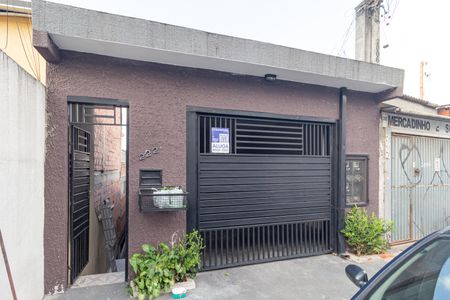 Casa para alugar com 60m², 2 quartos e 1 vagaFachada