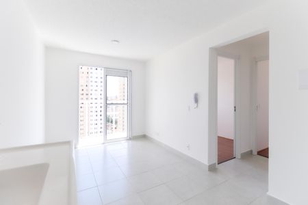 Sala - Cozinha de apartamento para alugar com 2 quartos, 35m² em Vila Carmosina, São Paulo