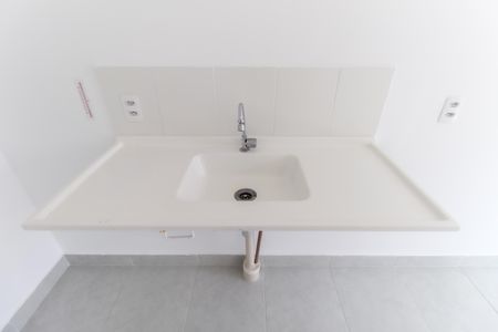 Sala - Cozinha de apartamento para alugar com 2 quartos, 35m² em Vila Carmosina, São Paulo