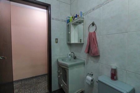 Casa à venda com 248m², 3 quartos e 2 vagasBanheiro 2