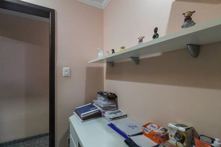 Casa à venda com 248m², 3 quartos e 2 vagasEscritorio