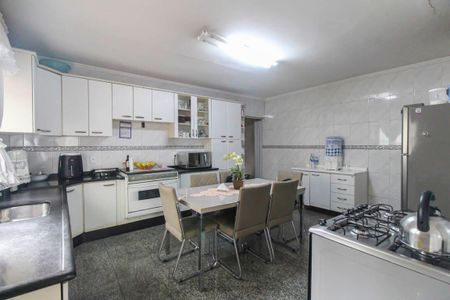 Casa à venda com 248m², 3 quartos e 2 vagasCozinha