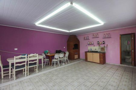 Casa à venda com 248m², 3 quartos e 2 vagasChurrasqueira