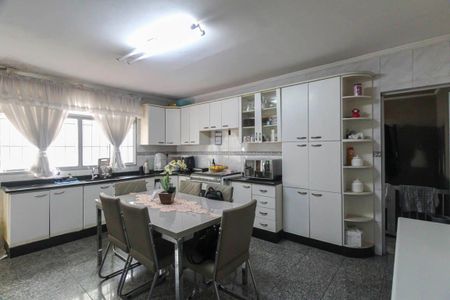 Casa à venda com 248m², 3 quartos e 2 vagasCozinha