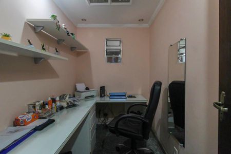 Casa à venda com 248m², 3 quartos e 2 vagasEscritorio