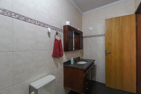 Casa à venda com 248m², 3 quartos e 2 vagasBanheiro da Suíte