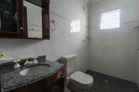 Casa à venda com 248m², 3 quartos e 2 vagasBanheiro 1