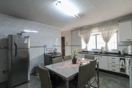 Casa à venda com 248m², 3 quartos e 2 vagasCozinha