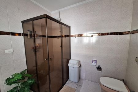 Casa à venda com 259m², 3 quartos e 2 vagas Casa à venda com 259m², 3 quartos e 2 vagasBanheiro Corredor