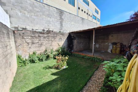 Casa à venda com 259m², 3 quartos e 2 vagas Casa à venda com 259m², 3 quartos e 2 vagasQuintal