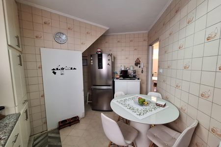 Casa à venda com 259m², 3 quartos e 2 vagas Casa à venda com 259m², 3 quartos e 2 vagasCozinha