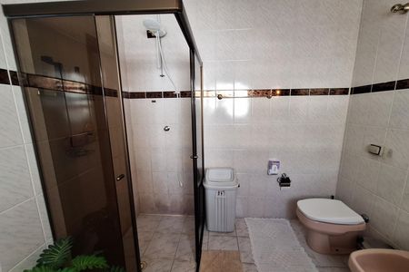Casa à venda com 259m², 3 quartos e 2 vagas Casa à venda com 259m², 3 quartos e 2 vagasBanheiro Corredor
