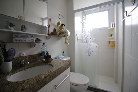 Apartamento à venda com 67m², 2 quartos e 1 vagaBanheiro Social